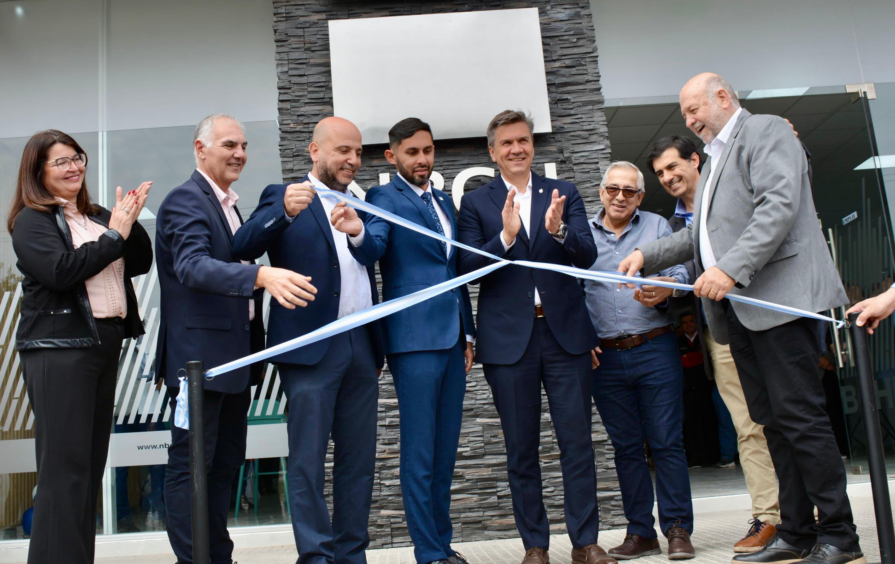 *DU GRATY: EL GOBERNADOR ZDERO INAUGURÓ LA NUEVA SUCURSAL DEL BANCO DEL CHACO