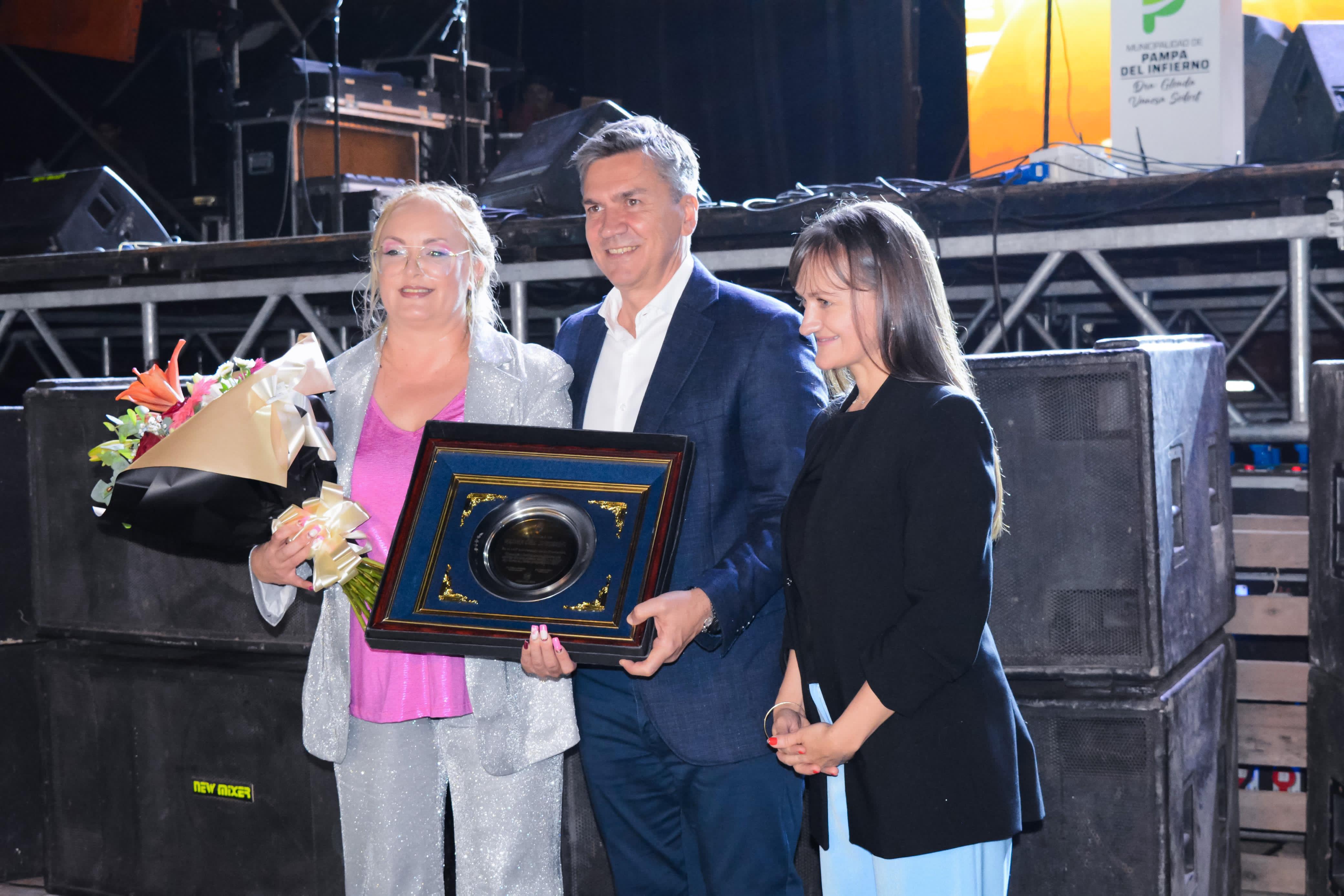 EL GOBERNADOR ZDERO ACOMPAÑÓ EL ACTO CENTRAL POR EL 97° ANIVERSARIO DE PAMPA DEL INFIERNO