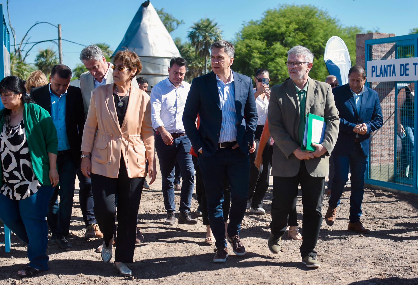 *SAMUHÚ: EL GOBERNADOR ZDERO PUSO EN FUNCIONAMIENTO HOY LA PLANTA POTABILIZADORA DE AGUA*