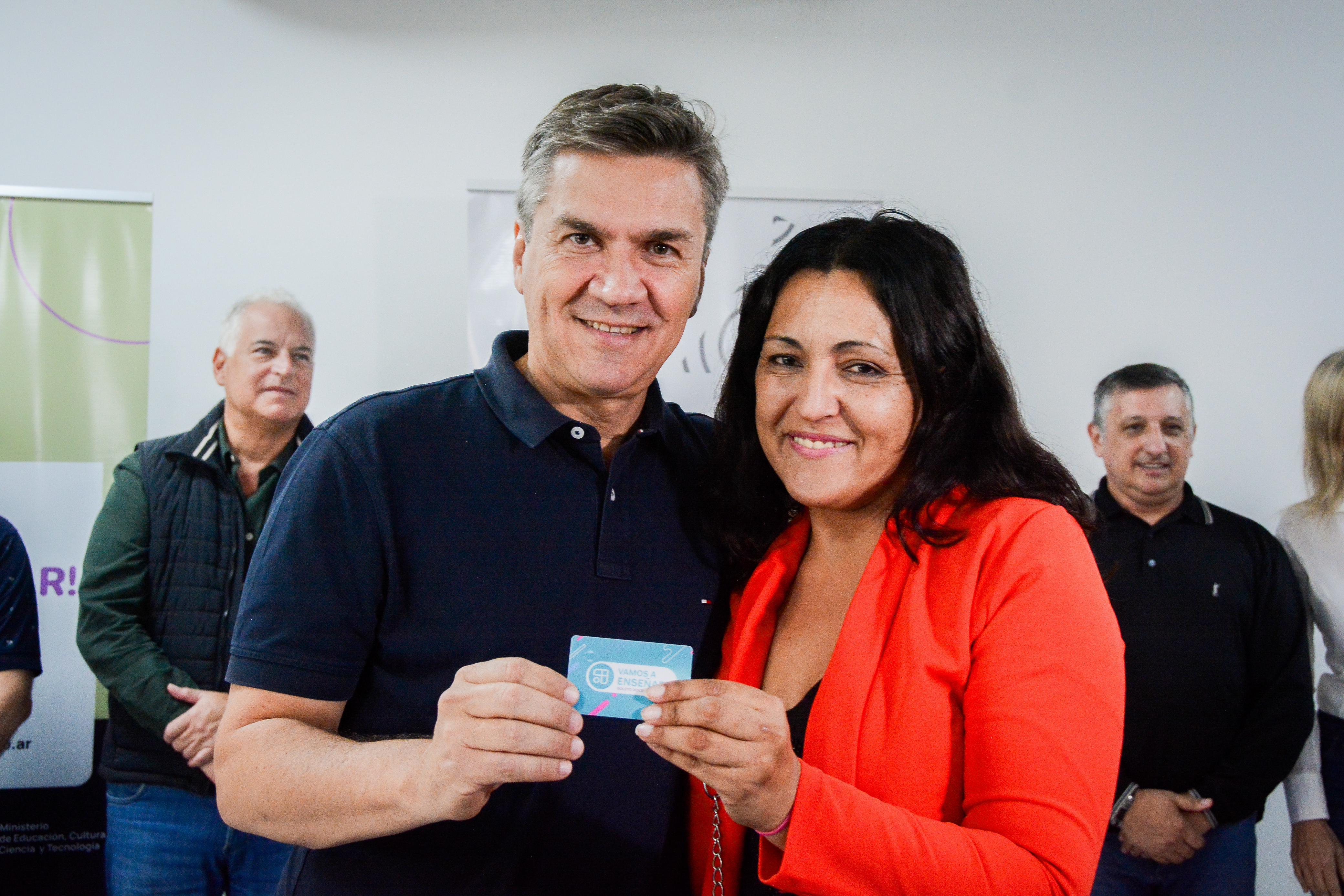 *ENTREGA DEL BOLETO DOCENTE EN SÁENZ PEÑA: “APOYO FUNDAMENTAL PARA NUESTROS EDUCADORES”, DIJO EL GOBERNADOR*