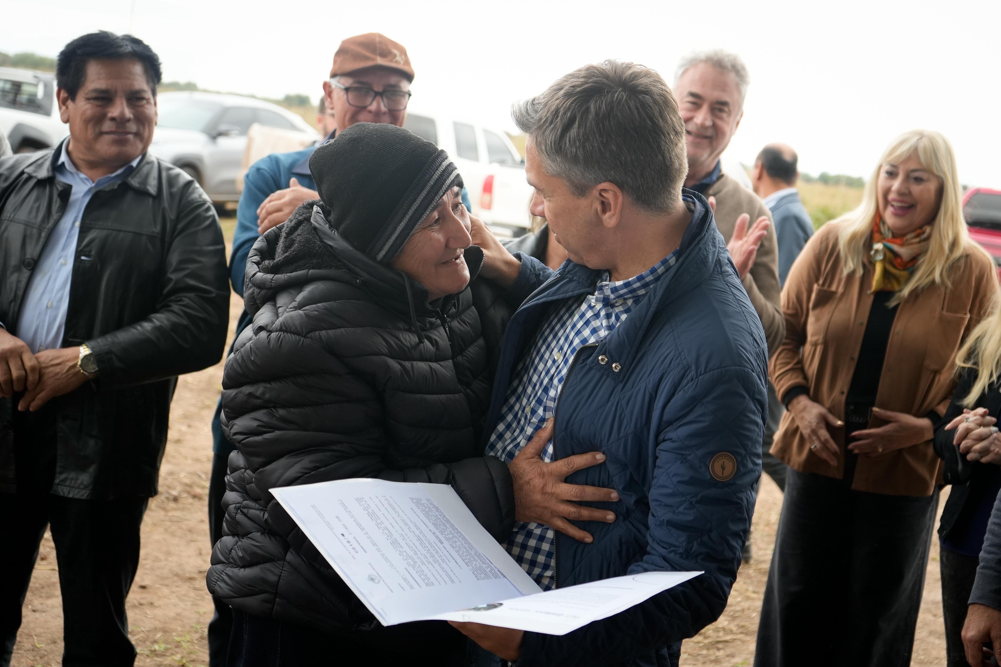 *DESPU&Eacute;S DE D&Eacute;CADAS DE INCERTIDUMBRE: PRODUCTORES DE EL IMPENETRABLE RECIBIERON SUS T&Iacute;TULOS DE PROPIEDAD*