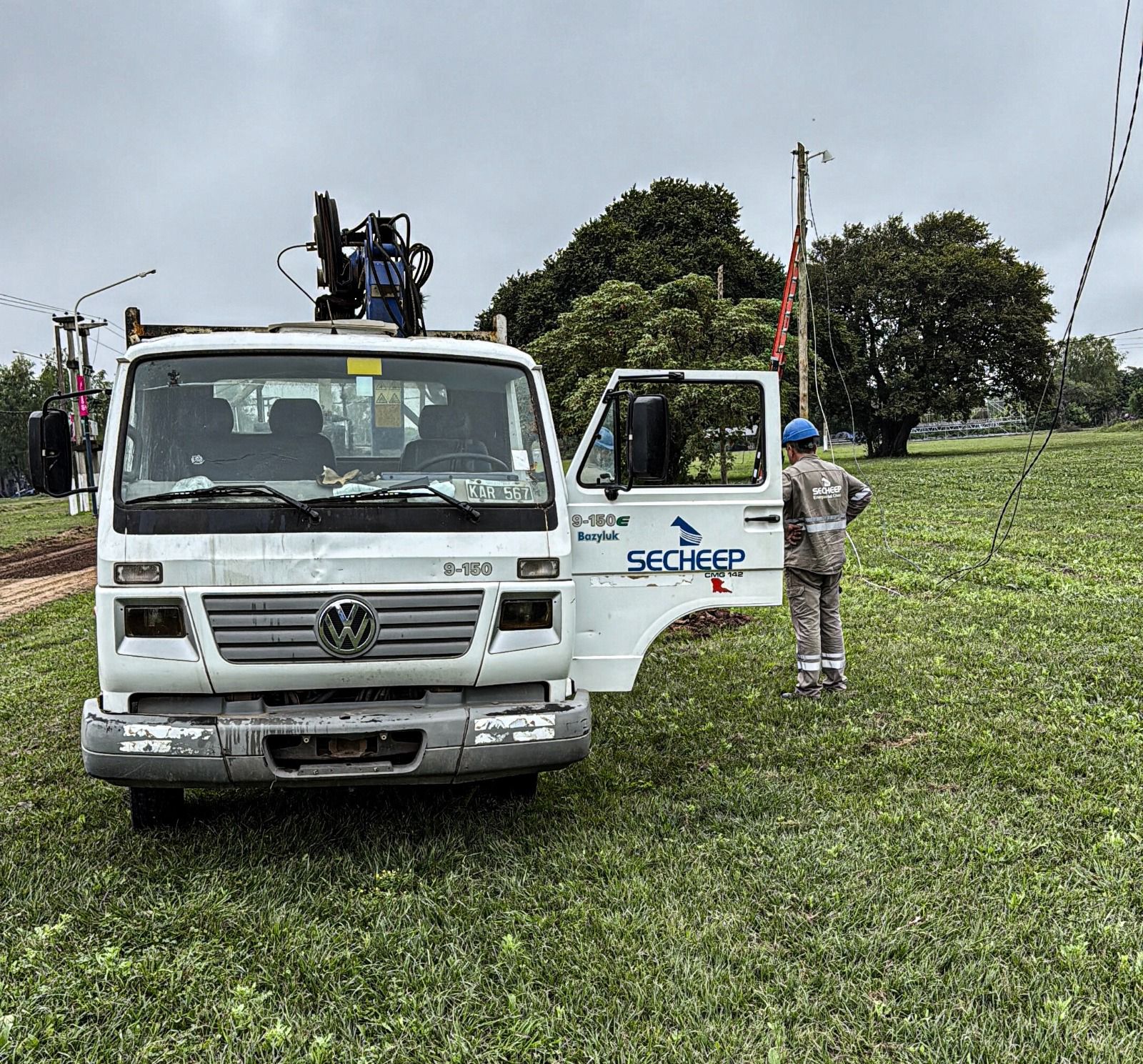 *ISLA DEL CERRITO: SECHEEP REFUERZA EL SERVICIO EL&Eacute;CTRICO Y RENUEVA EL ALUMBRADO PARA EL TORNEO DEL DORADO*