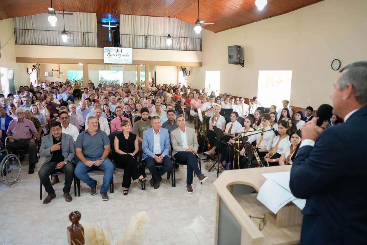 *EN CHARATA, EL GOBERNADOR ZDERO ACOMPA&Ntilde;&Oacute; EL 90&deg; ANIVERSARIO DE LA IGLESIA EVANG&Eacute;LICA EN PAMPA SOMMER*