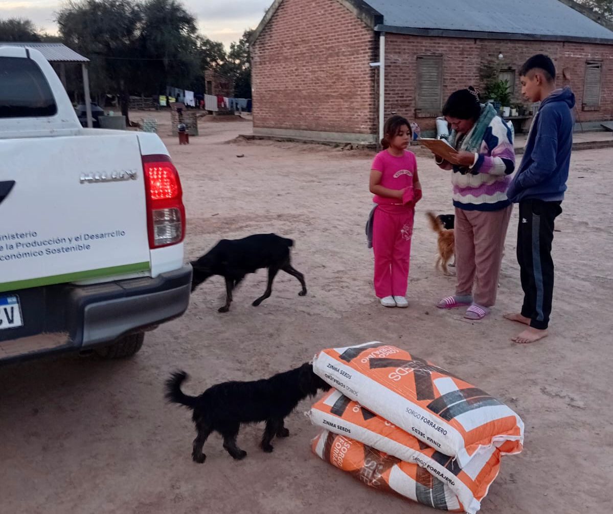 *PROGANO LLEVA FORRAJE Y ASISTENCIA VETERINARIA A PRODUCTORES DEL NORTE CHAQUE&Ntilde;O*