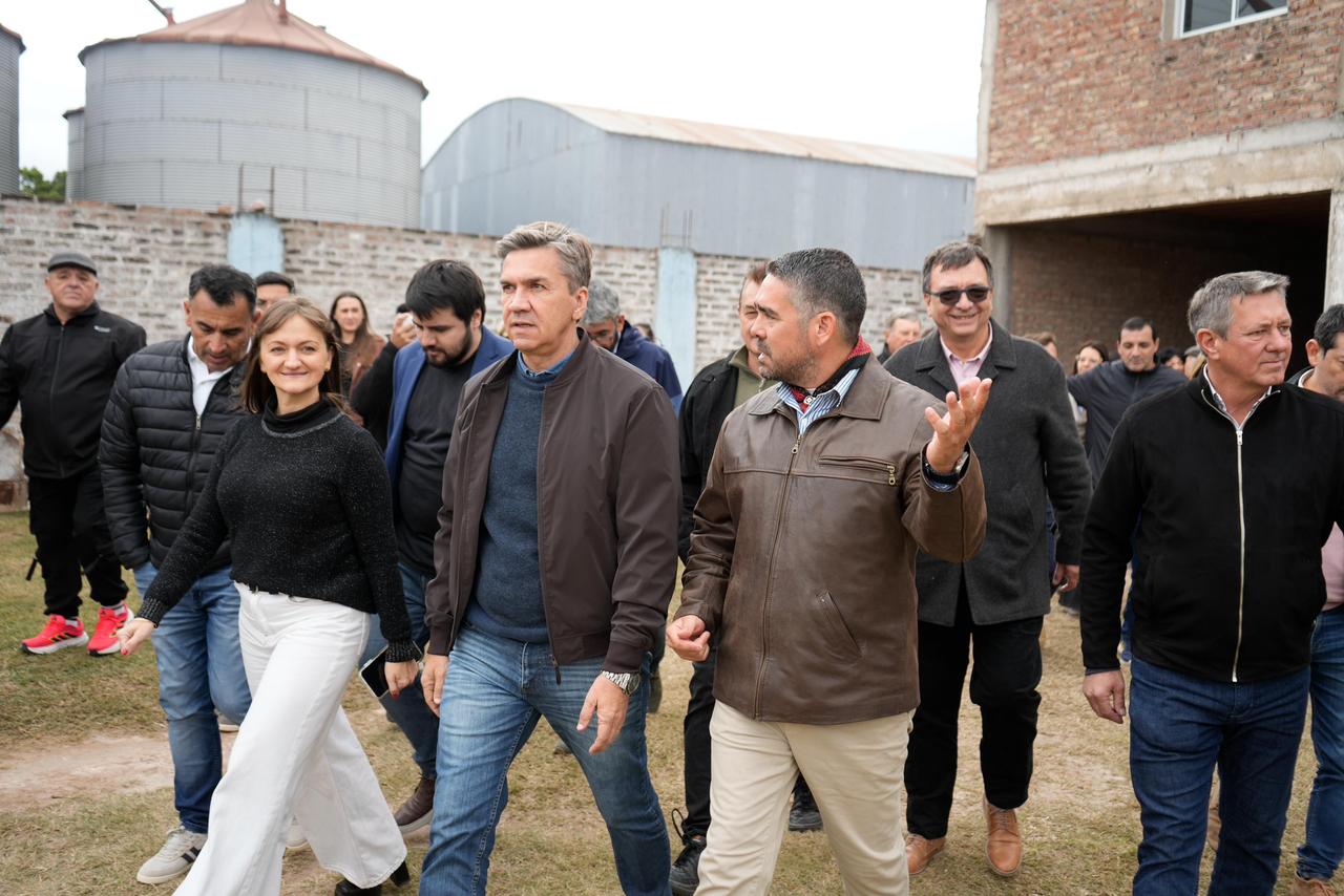*CHARATA: ZDERO ACOMPA&Ntilde;&Oacute; LA 28&deg; FIESTA PROVINCIAL DEL CERDO E INAUGUR&Oacute; NUEVAS OBRAS EN EL CLUB COOPERATIVISTA*