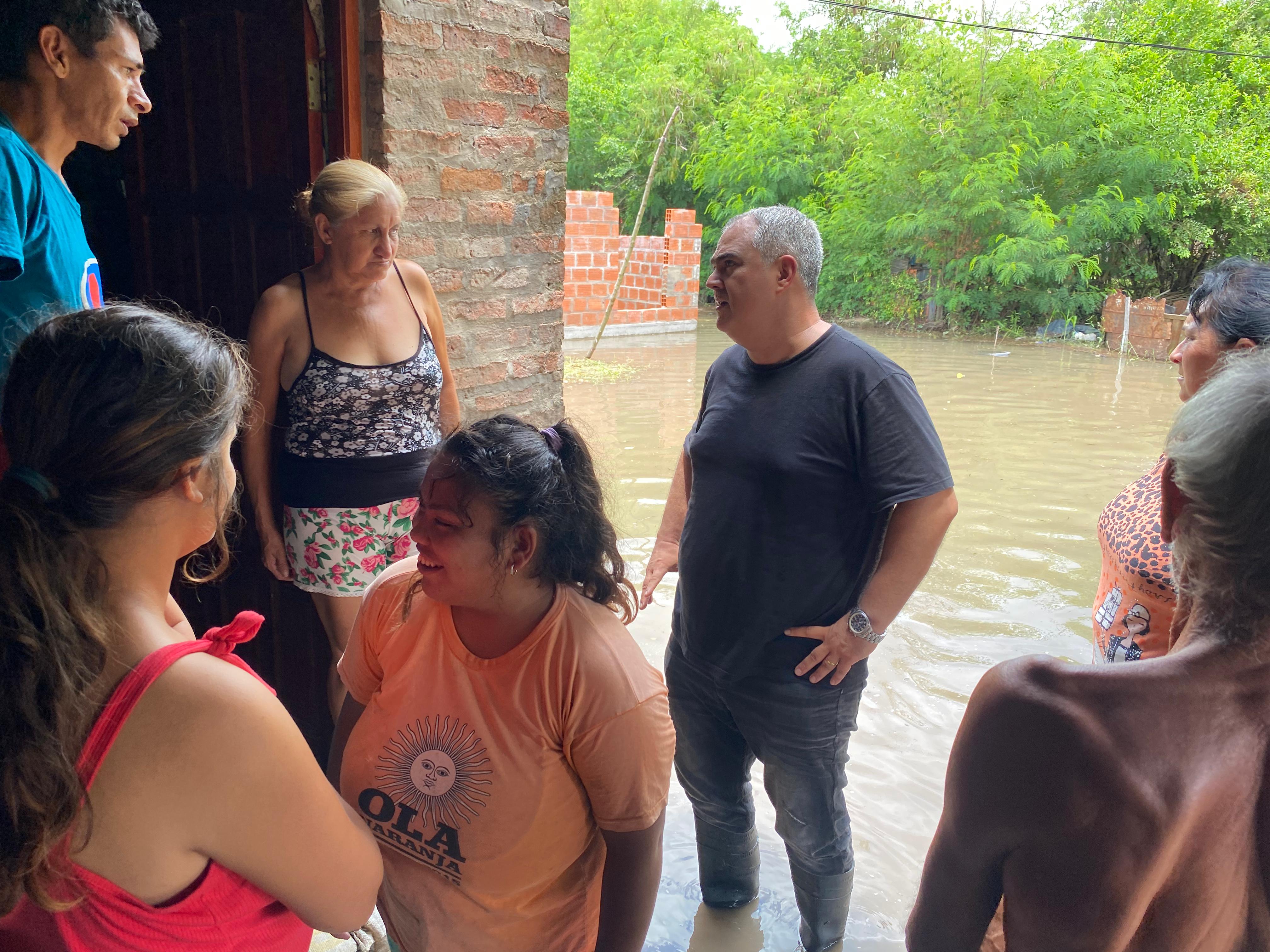 *EN BARRANQUERAS: OPERATIVO INTEGRAL Y DE ASISTENCIA A LAS FAMILIAS*