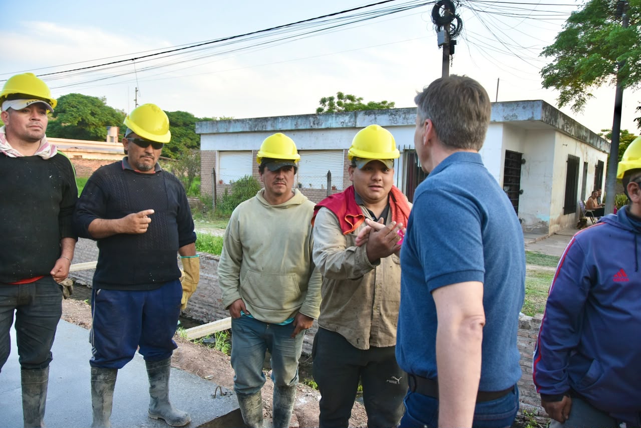 *PLAN 20 CUADRAS: CON PLANIFICACI&Oacute;N Y TRABAJO CONJUNTO, AVANZA EL PAVIMENTO EN S&Aacute;ENZ PE&Ntilde;A*