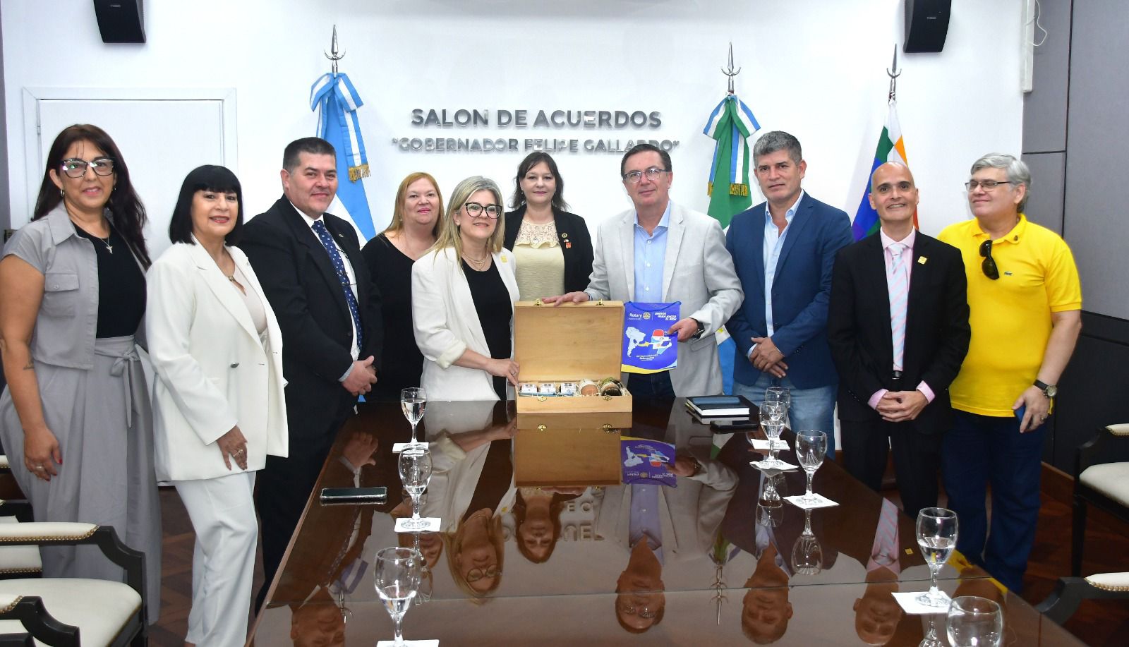 LIVIO GUTIERREZ RECIBIÓ A LA GOBERNADORA DEL DISTRITO 4845 DE ROTARY INTERNACIONAL