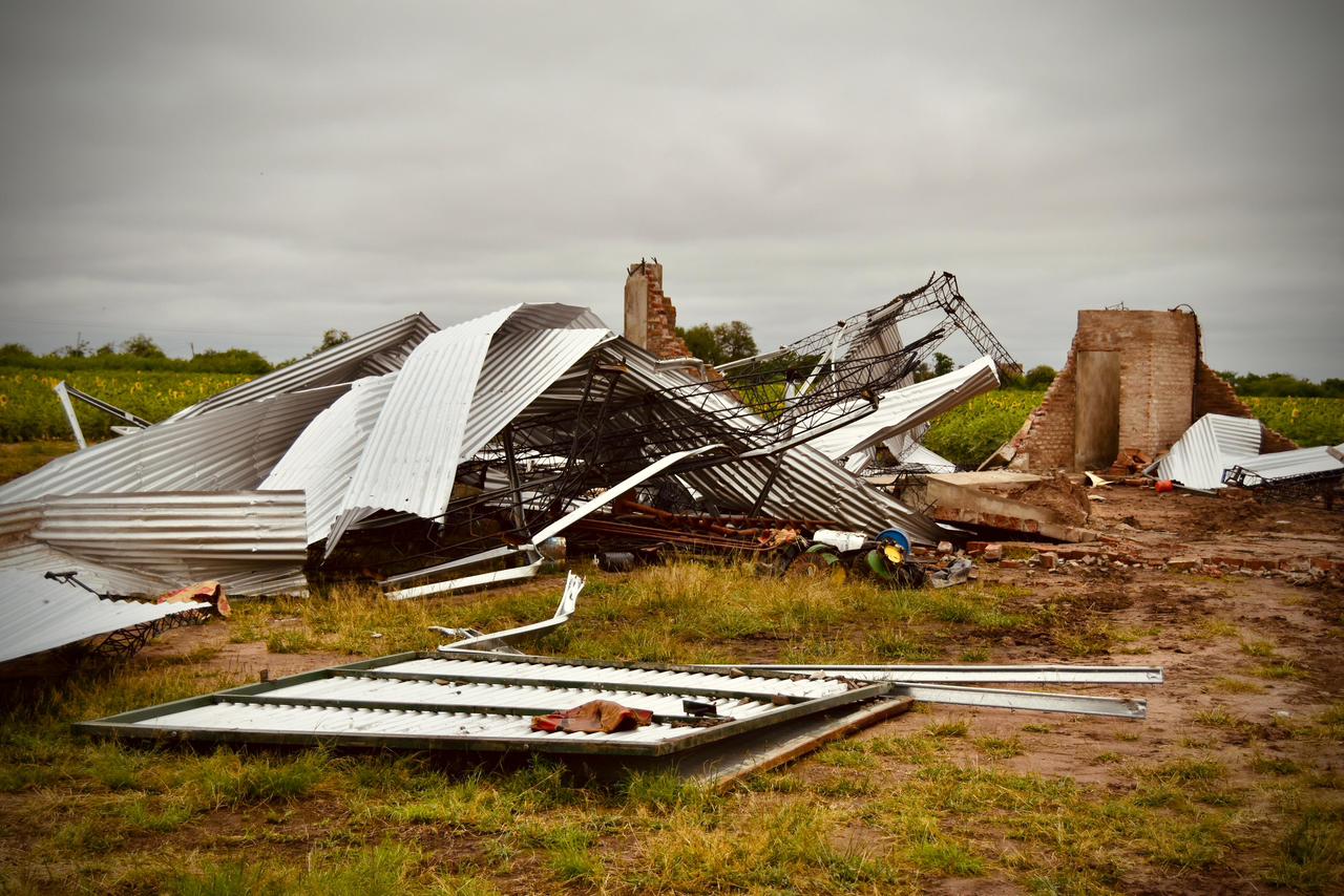 DU GRATY: EL GOBERNADOR ZDERO ESTUVO JUNTO A LAS FAMILIAS AFECTADAS, TRAS EL TEMPORAL