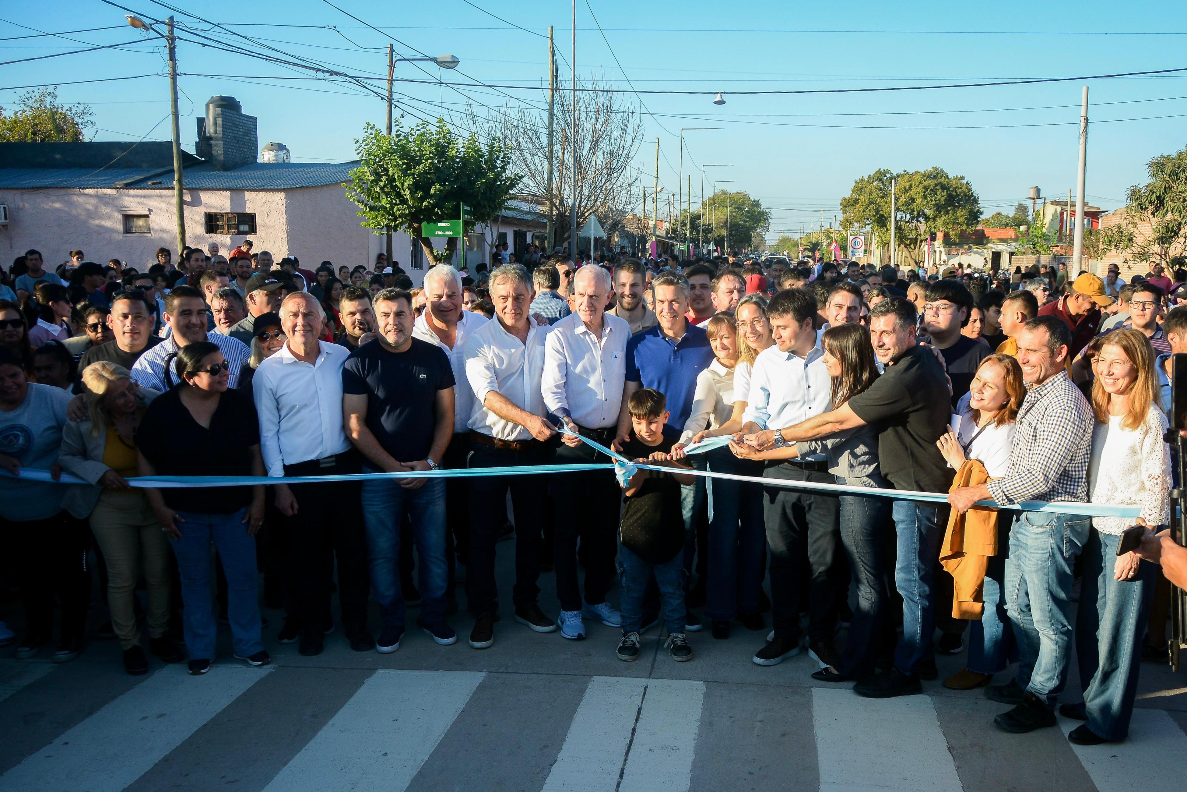 RESISTENCIA: DESPUÉS DE 40 AÑOS, EL PAVIMENTO LLEGÓ A LA CALLE TRÁNSITO COCOMAROLA