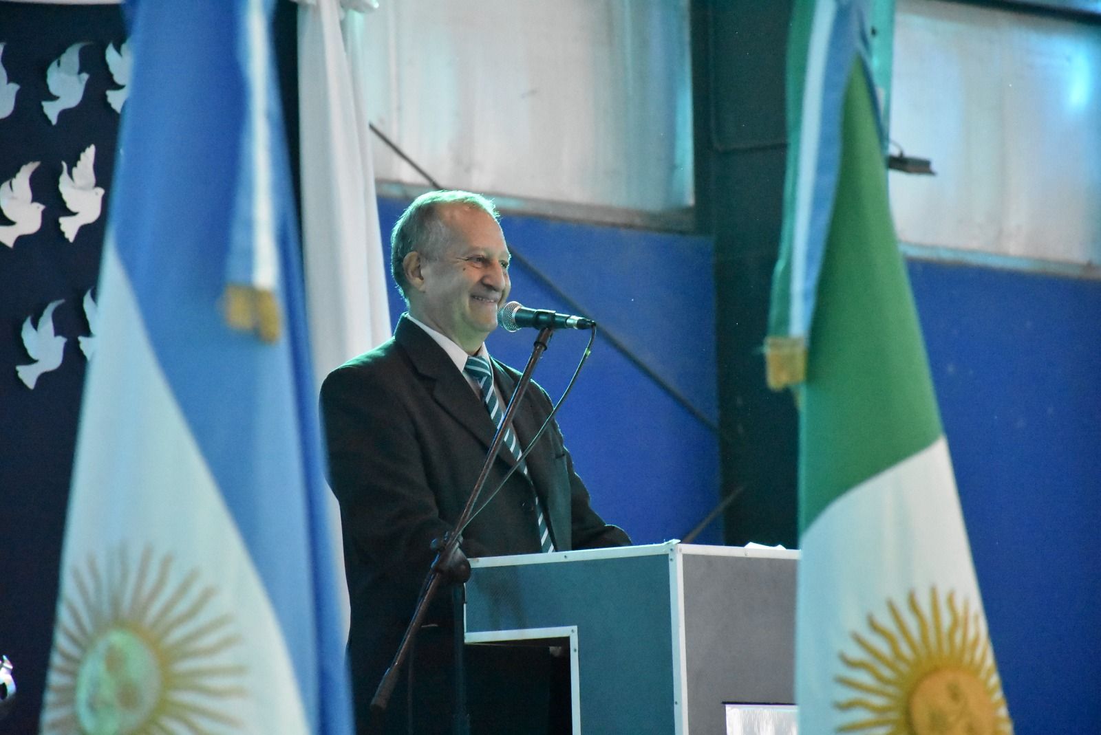 R&Eacute;CORD HIST&Oacute;RICO DE COMPRA DE MAQUINARIA Y PAVIMENTO AL CUMPLIRSE 10 A&Ntilde;OS DE GESTI&Oacute;N DEL ING. PAPP